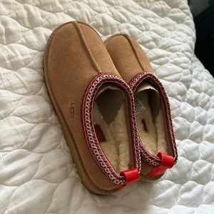 Ugg Tasman Chestnut size 6
